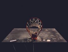 TES观众热烈欢呼！，阿扎伦卡迎来五赛季出色发挥气势如虹延续